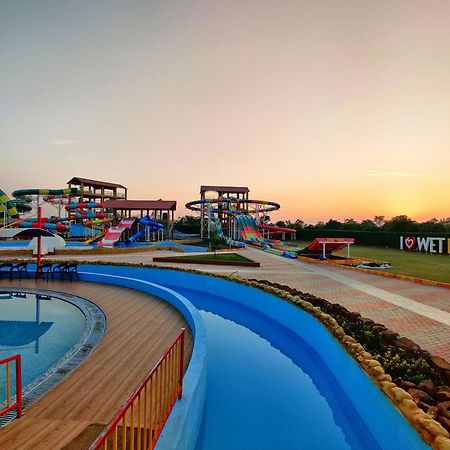 Wet N Wild Water Park & Resort Mendarda Экстерьер фото