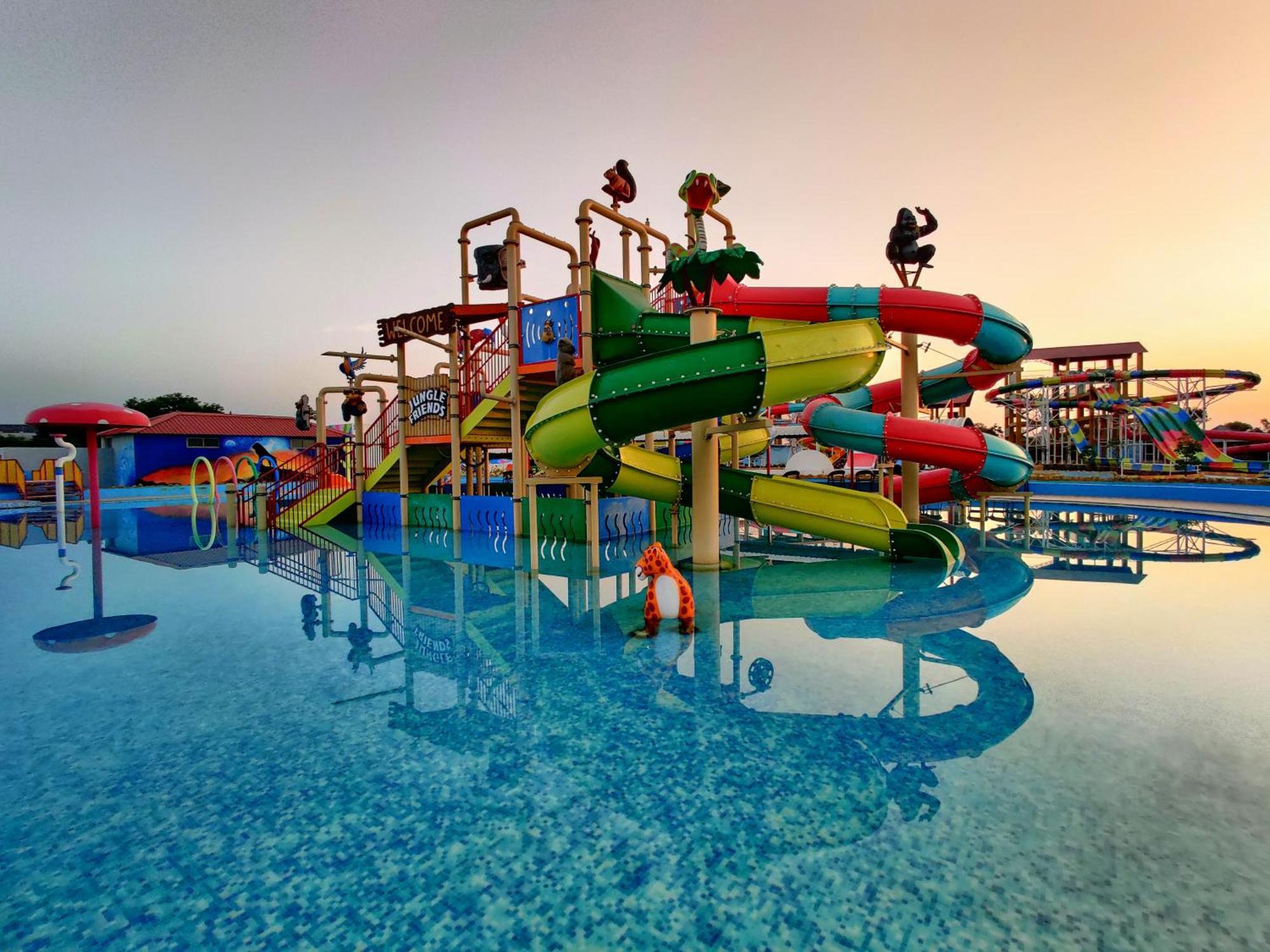 Wet N Wild Water Park & Resort Mendarda Экстерьер фото