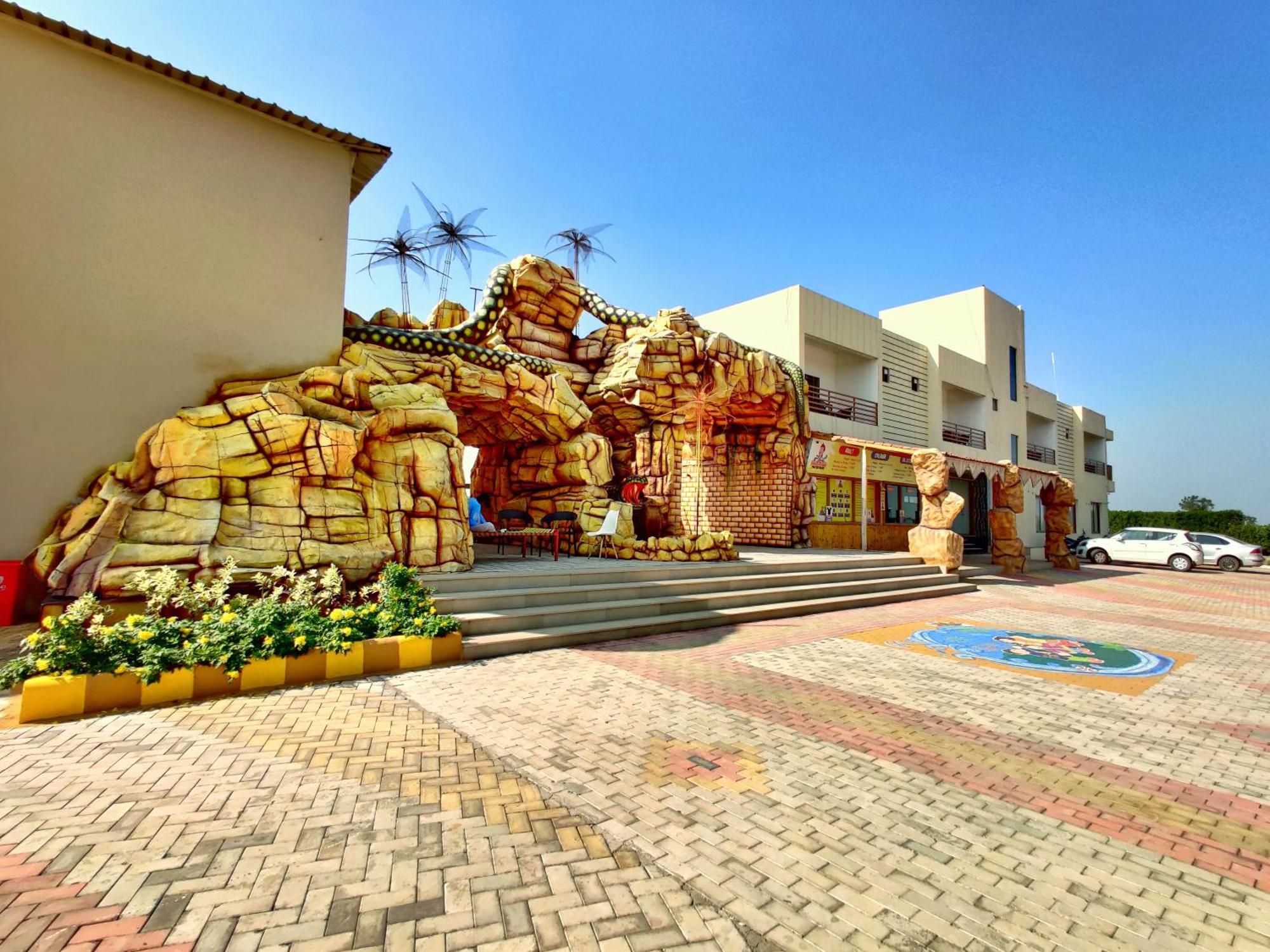 Wet N Wild Water Park & Resort Mendarda Экстерьер фото