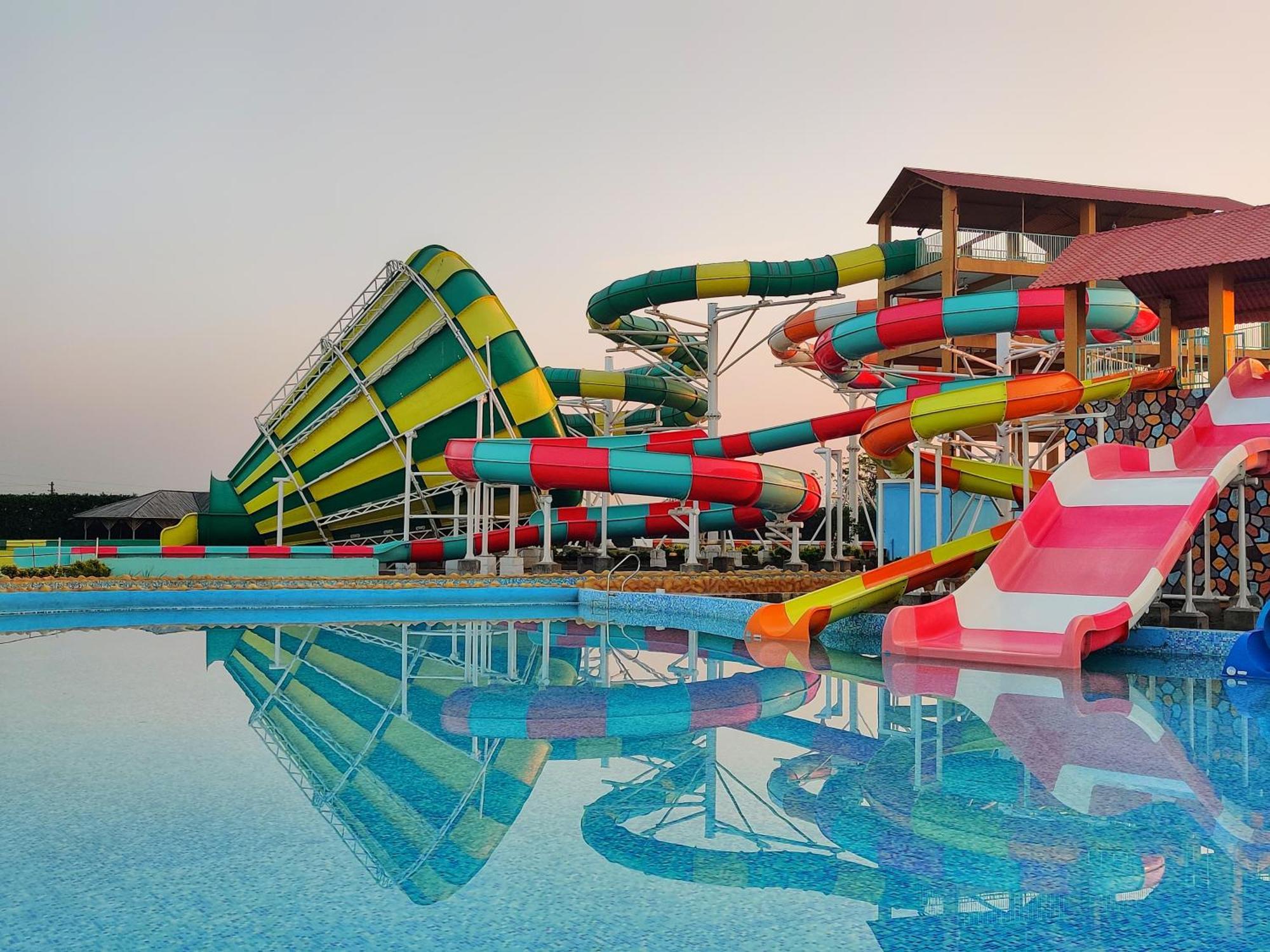 Wet N Wild Water Park & Resort Mendarda Экстерьер фото